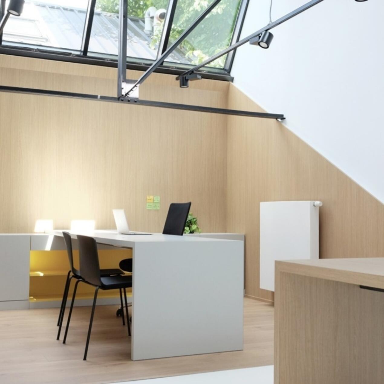 ESSENTIAL OAK NATURAL